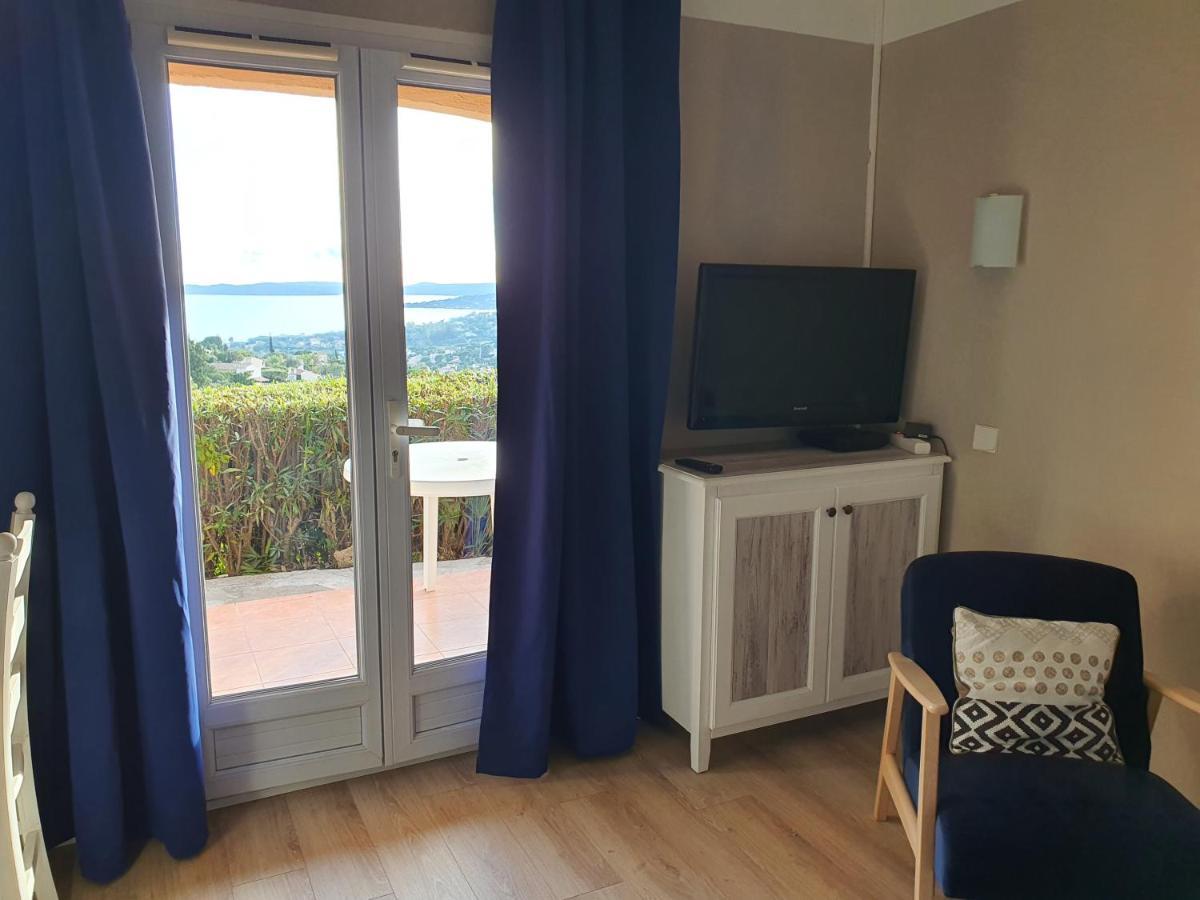 Les Issambres Appart 6 Pers Grande Terrasse Superbe Vue Mer Et Golfe De Saint Tropez, Piscine Exterior foto